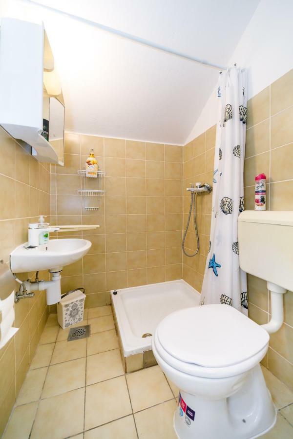 Apartman Jezevac Krk Town Zewnętrze zdjęcie
